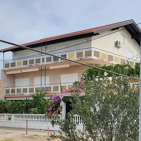Rino Apartment Vodice